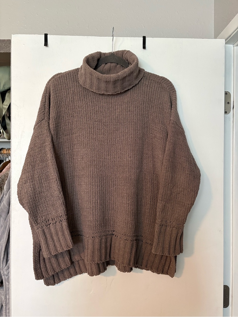 Aerie turtleneck sweater